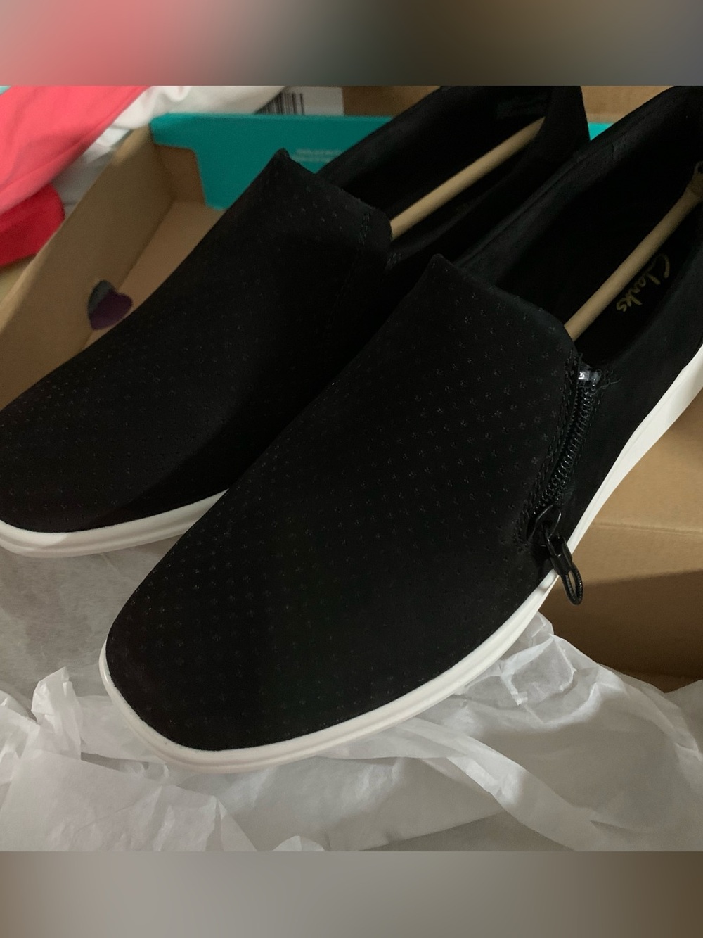 NIB Clarks Black Slip-Ons Loafers Size 10